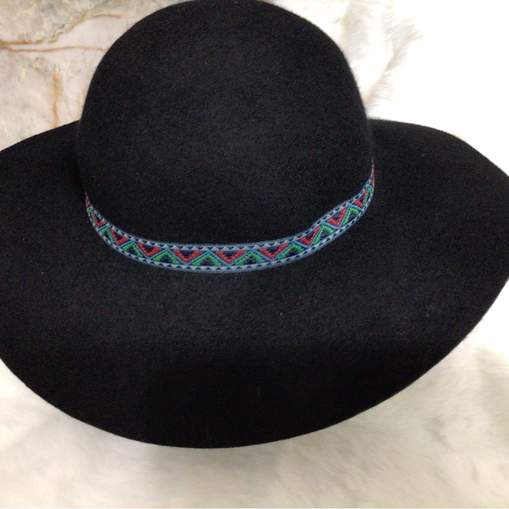 Wool hat - Picture 4 of 5